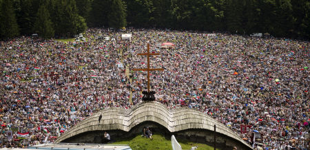 Rengetegen regisztráltak már Ferenc pápa csíksomlyói látogatására