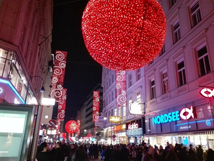 Bulinegyeddé vált Bécs belvárosa szilveszter éjjel 