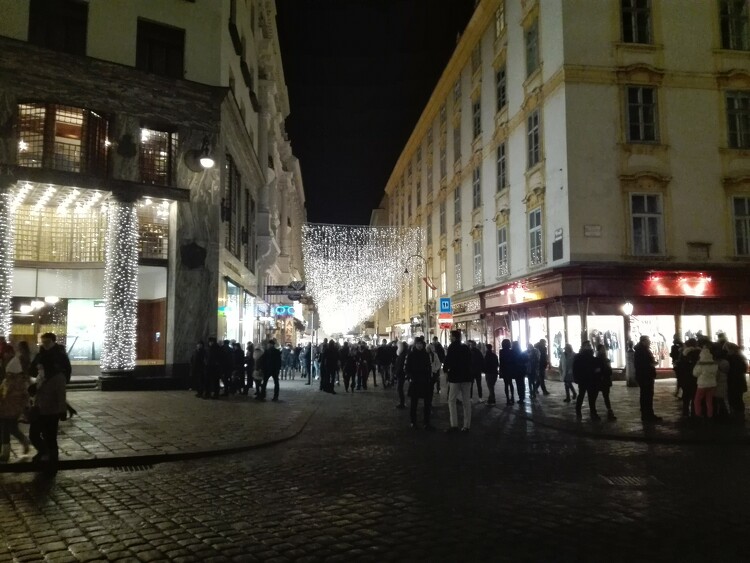 Bulinegyeddé vált Bécs belvárosa szilveszter éjjel 