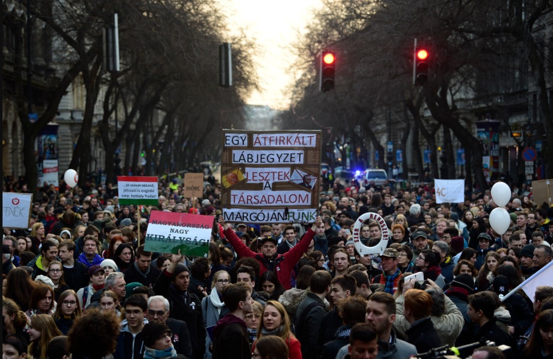 Diáktüntetés - A jobb oktatásért tüntettek a diákok Budapesten
