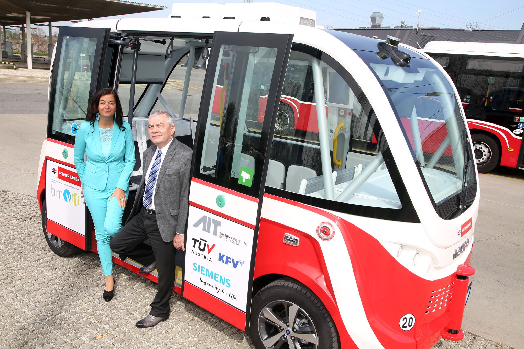Bécsben már önvezető buszokat tesztelnek