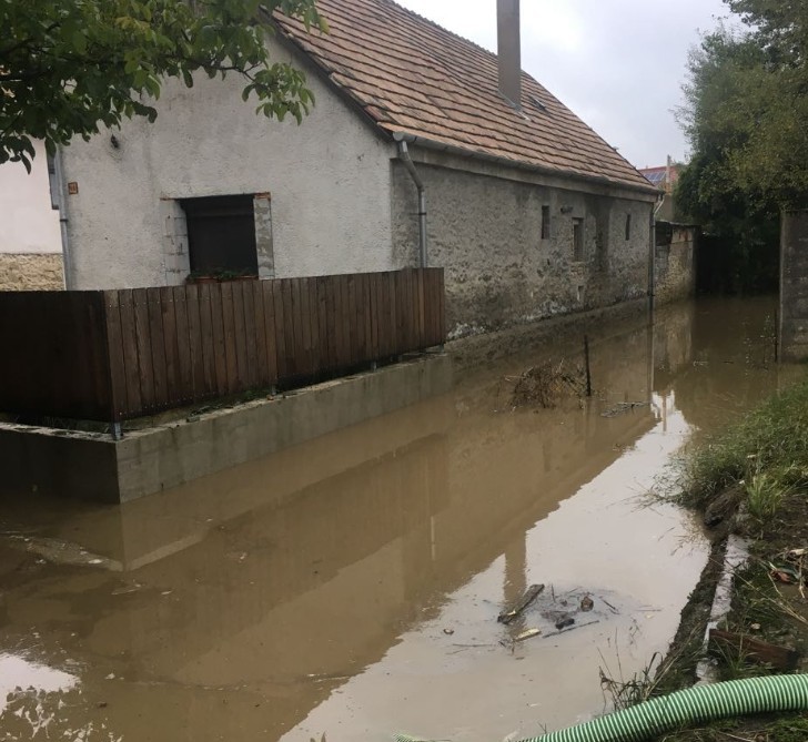 Heves esőzés - Harminchét házba tört be a víz Veszprém megyében