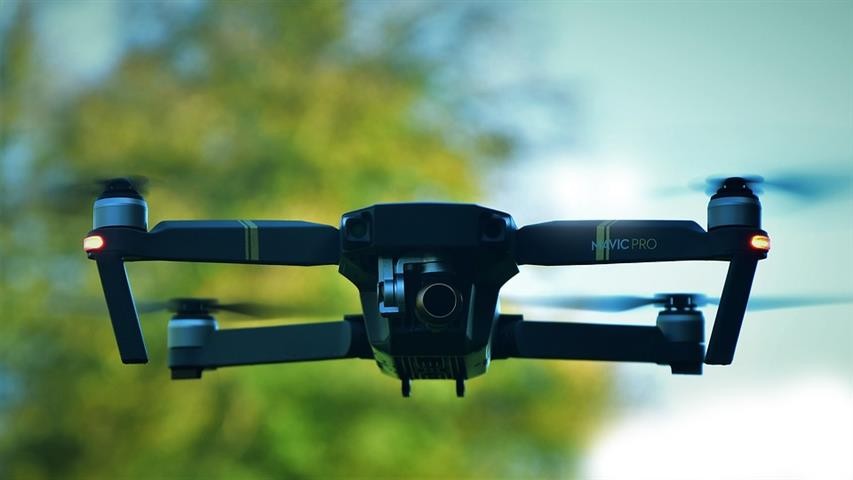 Veszélyeztetik a légi közlekedést a drónok, szabályozást sürgetnek