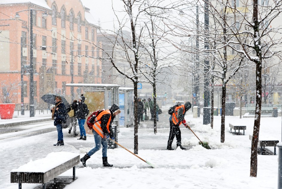 Az intenzív havazás miatt 17 busz terelve vagy szakaszosan közlekedik Budapesten