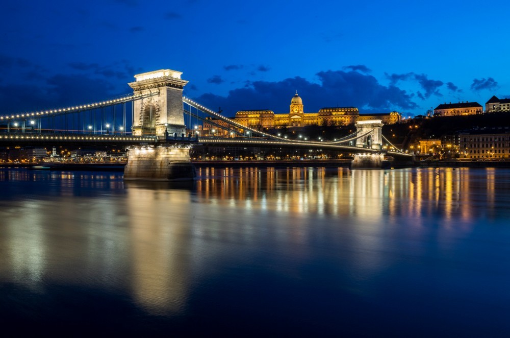 A Föld órája - Lekapcsolták Budapest díszkivilágítását is egy órára
