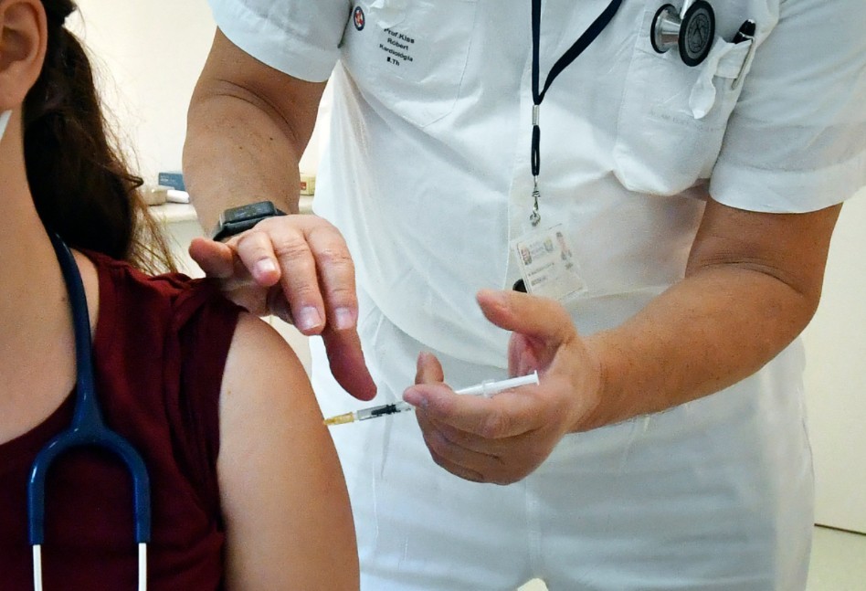 Védőoltás - Már több mint egy millióan regisztráltak a koronavírus elleni oltásra