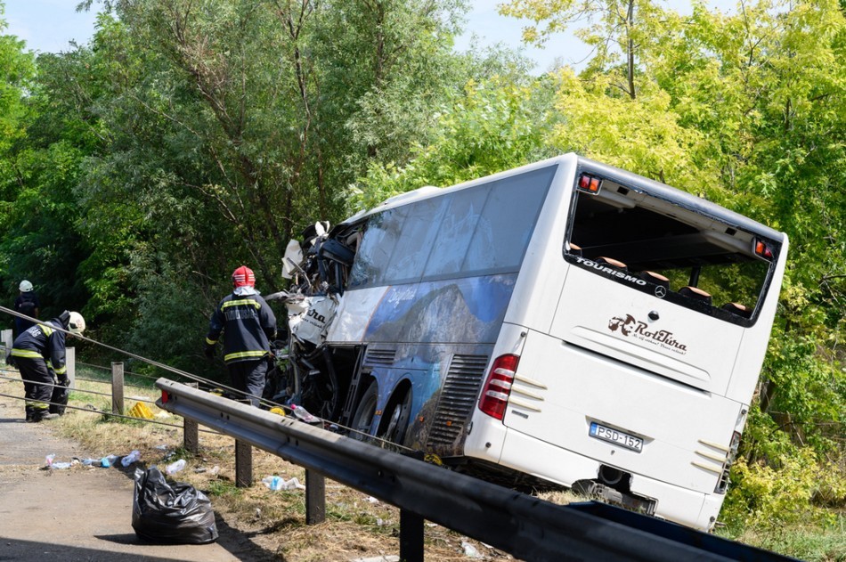Buszbaleset az M7-esen - Sokan hazatérhettek már a kórházakból