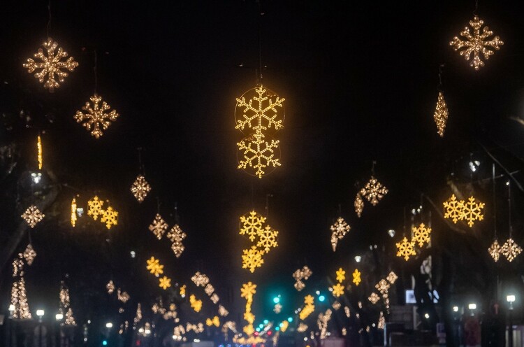 Karácsonyi fények Budapesten, az Andrássy úton 