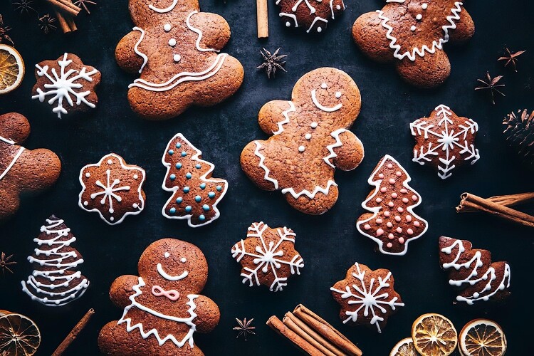 Karácsonyi mézes figurák (Karácsonyi mézes süti, díszíthető mézeskalács)