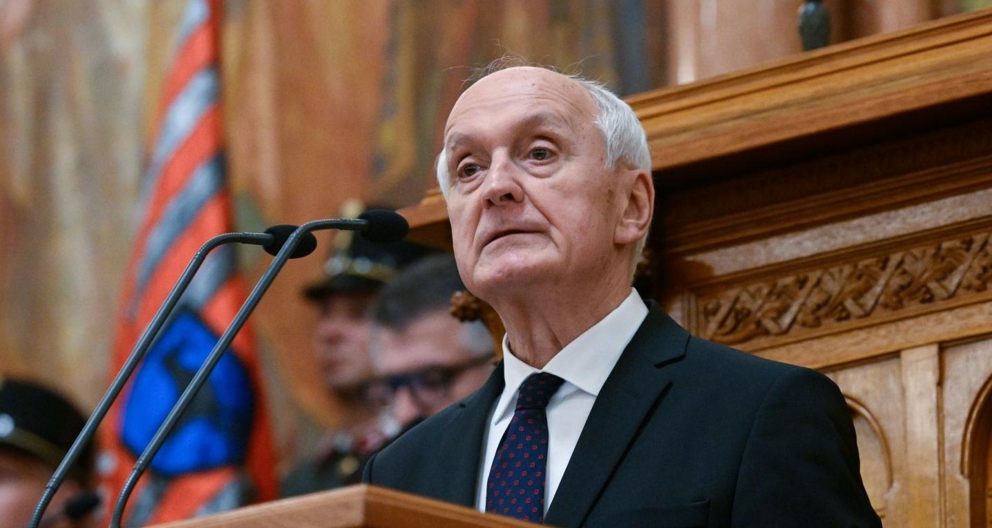 Augusztus 19-én hivatalba lépett Baka András köztársasági elnök