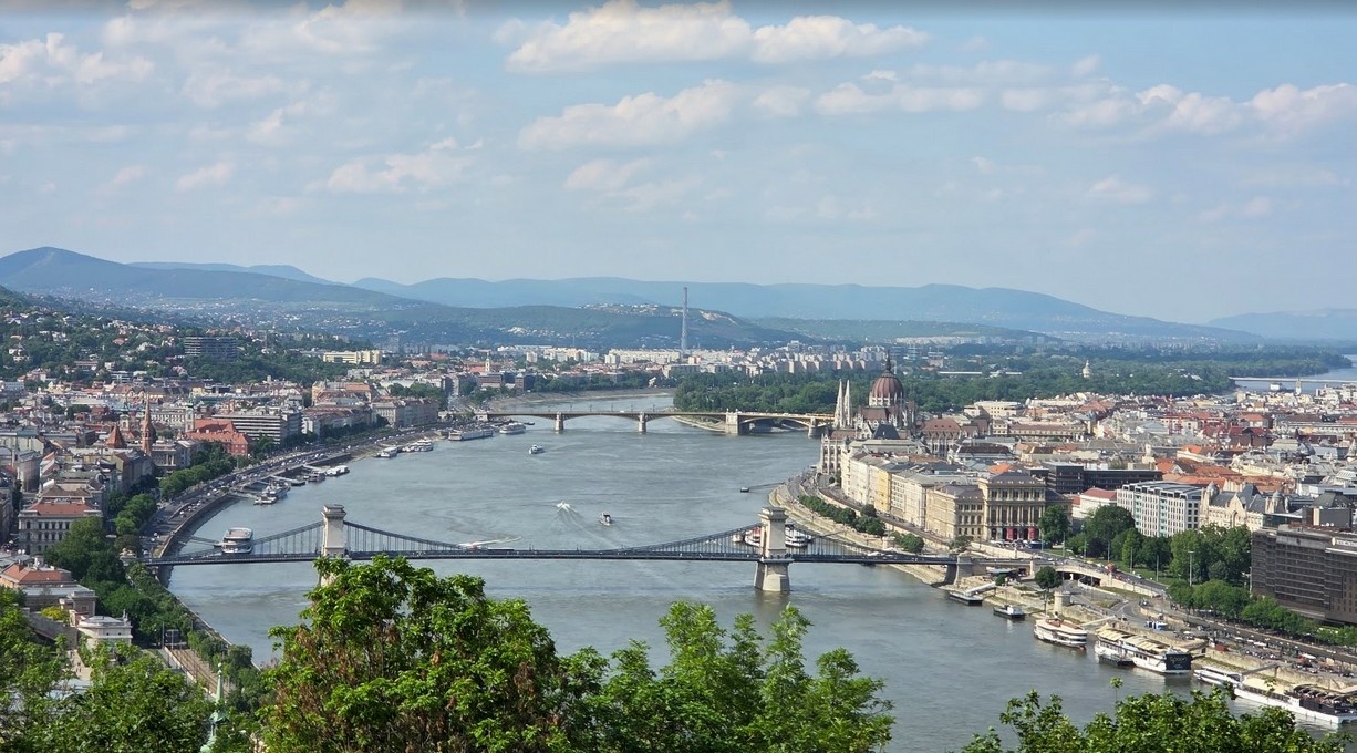 Alacsony a Duna vízállása: 11 szállodahajó vesztegel, a teherhajók többsége is áll