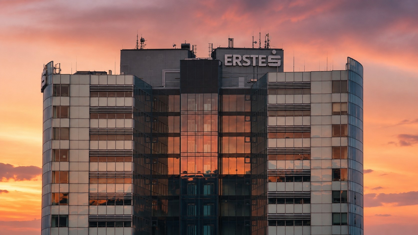 Csúcsidőben lekapcsolják digitális reklámfelületek világítását