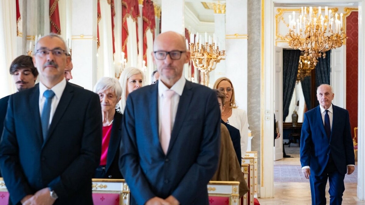 Rektori és államtitkári kinevezéseket adott át Baka András köztársasági elnök