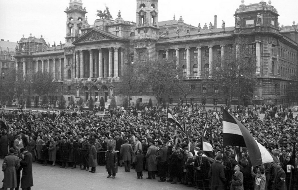 Október 23.: Megrázó és ritka képsorok kerültek elő az 1956-os forradalomról