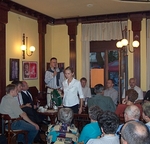 Hende Csaba és Szíjjártó Péter az Art Caféban
