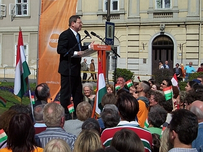 Puskás Tivadar rekedt volt, de ez nem látszik a képen