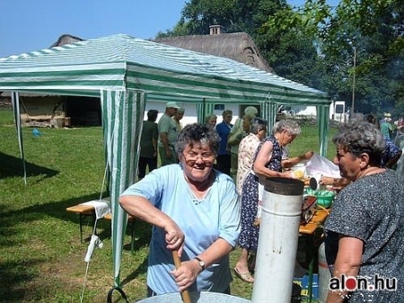 Dödöllefőző verseny