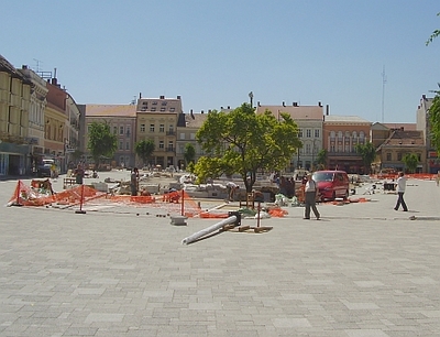 Új szobor a Fő téren