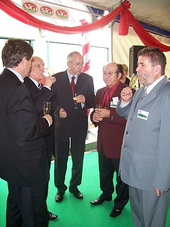 Sárvári VIP Virsli és szkafander