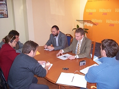 A Fidesz a horogkeresztekről