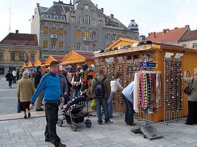 Húsvéti vásár a Fő téren