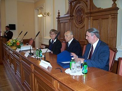 Szili Katalin a megyeházán