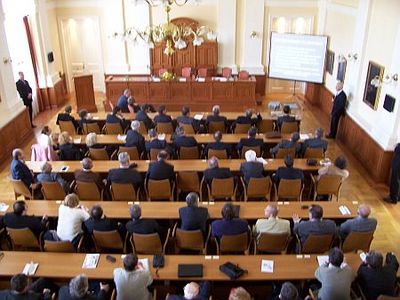 Szili Katalin a megyeházán