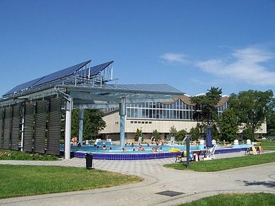 A jelenlegi termálfürdő A szombathelyi római fürdővel kapcsolatos elképzelések