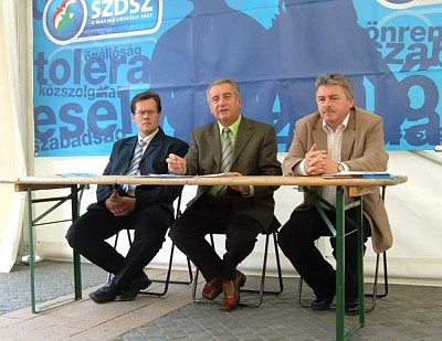 Megnyitott a Liberális sátor