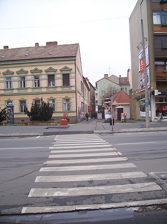Itt lenne a lámpa Thököly út