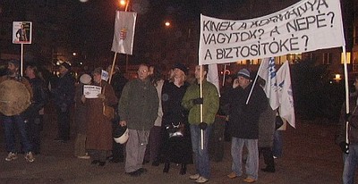Tüntetés a Markusovszky kórház előtt – Helyszíni beszámoló