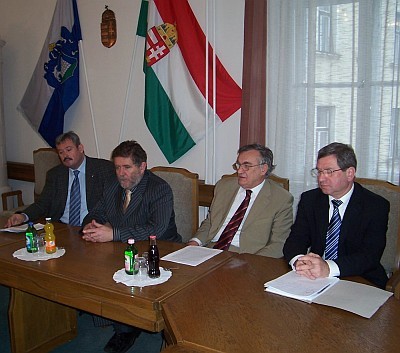 Bajban a Markusovszky kórház