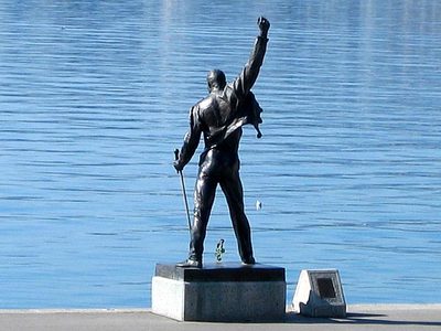 Popszobrok - Freddy Mercury Svájcban