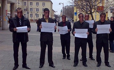 Gyurcsány-fotós fiatalok a Szombathelyen