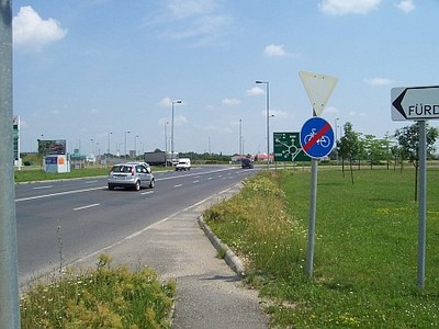 Itt megint vége a dalnak, mehetünk, amerre tudunk Tragikomikus bicikliutak Szombathelyen