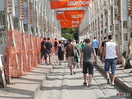 Sziget - K híd