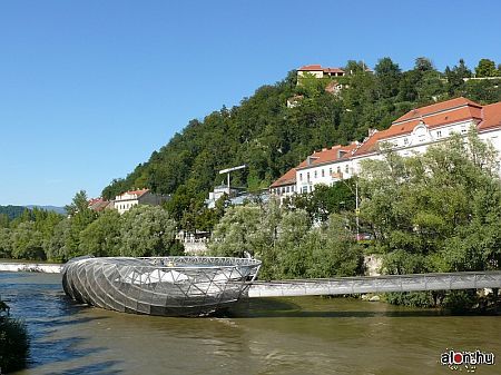 A mesters&eacute;ges Mura-sziget
