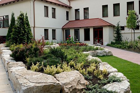 Hotel Bassiana, S&aacute;rv&aacute;r