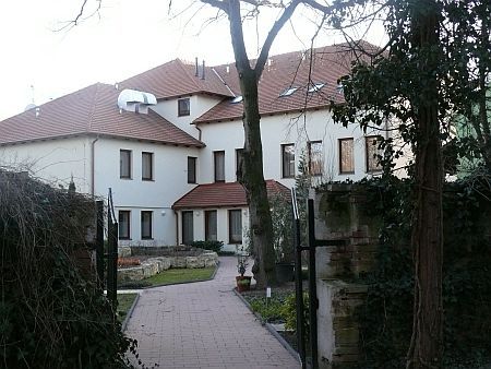 Hotel Bassiana, S&aacute;rv&aacute;r