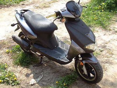 Lopott robogók Bükön