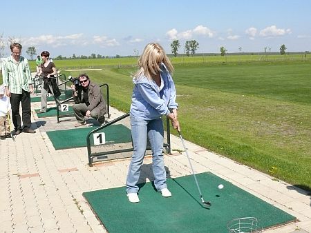Birdland golfp&aacute;lya, B&uuml;k
