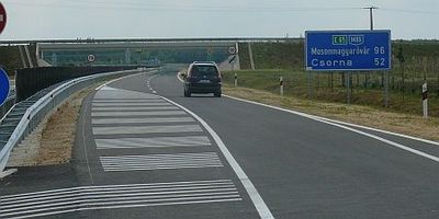  &Aacute;tadt&aacute;k a 86-os első 2x2 s&aacute;vos szakasz&aacute;t
