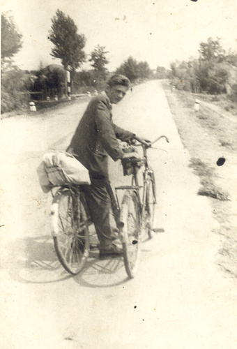 Tóth Bertalan kerékgyártó tanuló 1958-ban Diploma 65 évesen 2