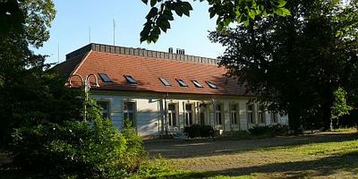 1989-ben ebben az épületben tőzsde nyílt Szombathelyen Szombathelyi tőzsde