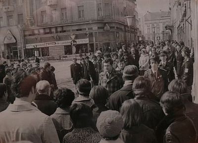 Koszorúzás a Kun Béla-emléktáblánál, 1978 Nagy szocialista ünnepek Szombathelyen
