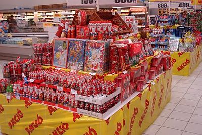 Mikuláscsomagok a hipermarketekben