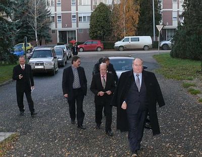 Időkapszulával indult az új sárvári rendelő építése