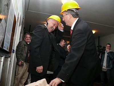 Időkapszulával indult az új sárvári rendelő építése