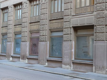 Kortárs grafiti-művészet a Savaria Hotel ablakain Kortárs grafiti-művészet a Savaria Hotel ablakain