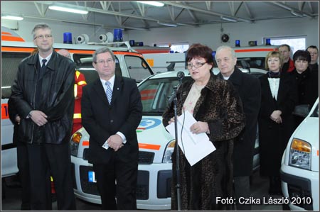 &Uuml;gyeleti aut&oacute; &aacute;tad&aacute;sa Szombathelyen